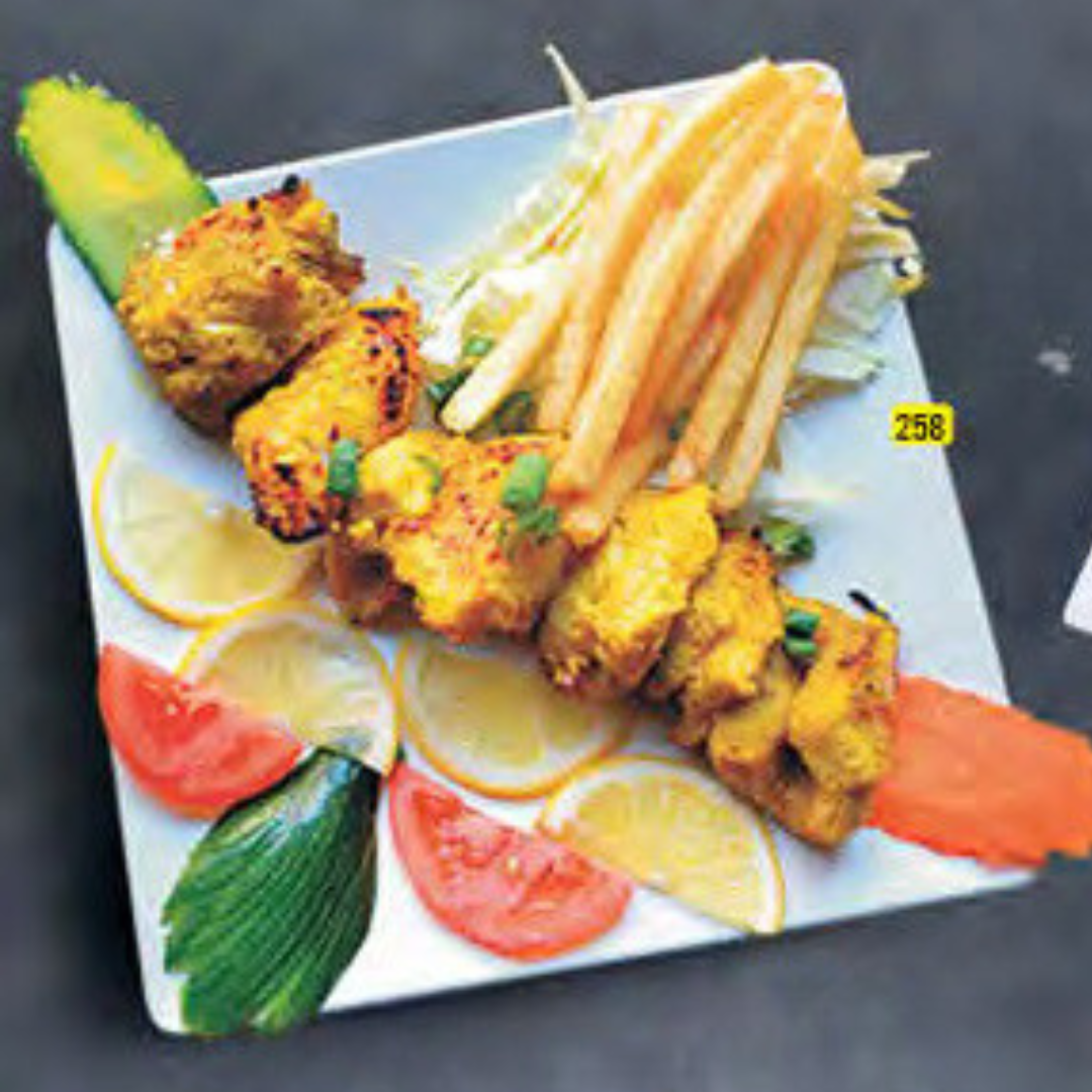 Fish Tikka Combo (With kuboos, Hummus and Salad)
